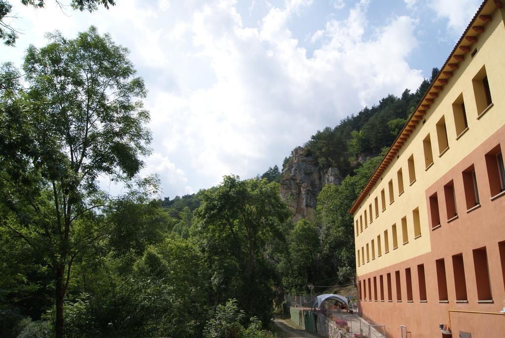 Alberg Roques Blanques Ribes De Freser Luaran gambar